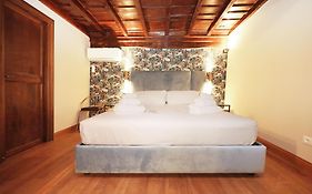 Golden Pantheon Rooms